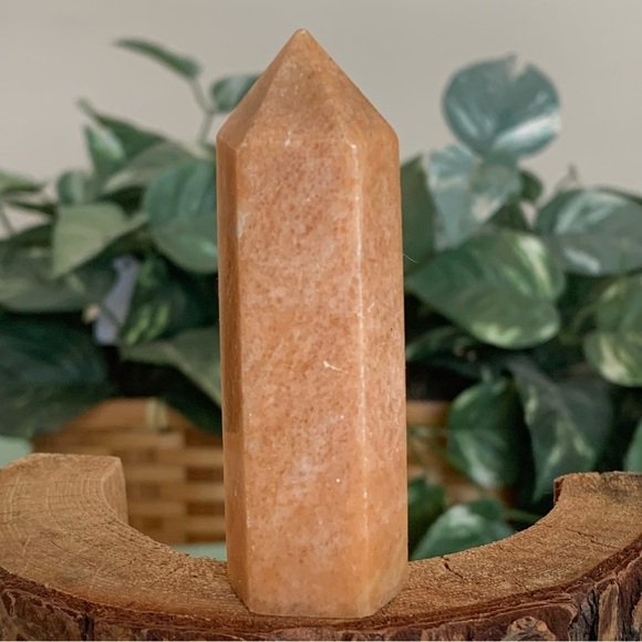 Peach Aventurine Crystal Carved Tower Point Wand Orange Chakra Stone Rock 3" 72g - Picture 1 of 9
